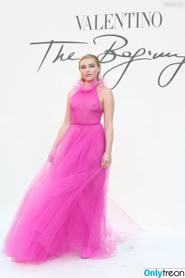 Florence Pugh nude photo #1326 (florencepugh)