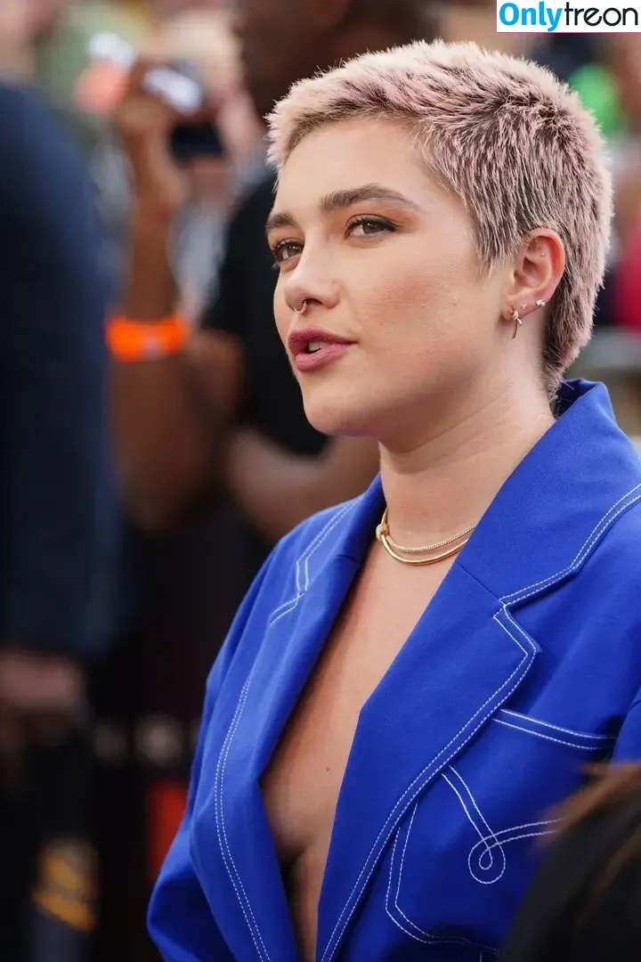 Florence Pugh голая photo #1336 (florencepugh)