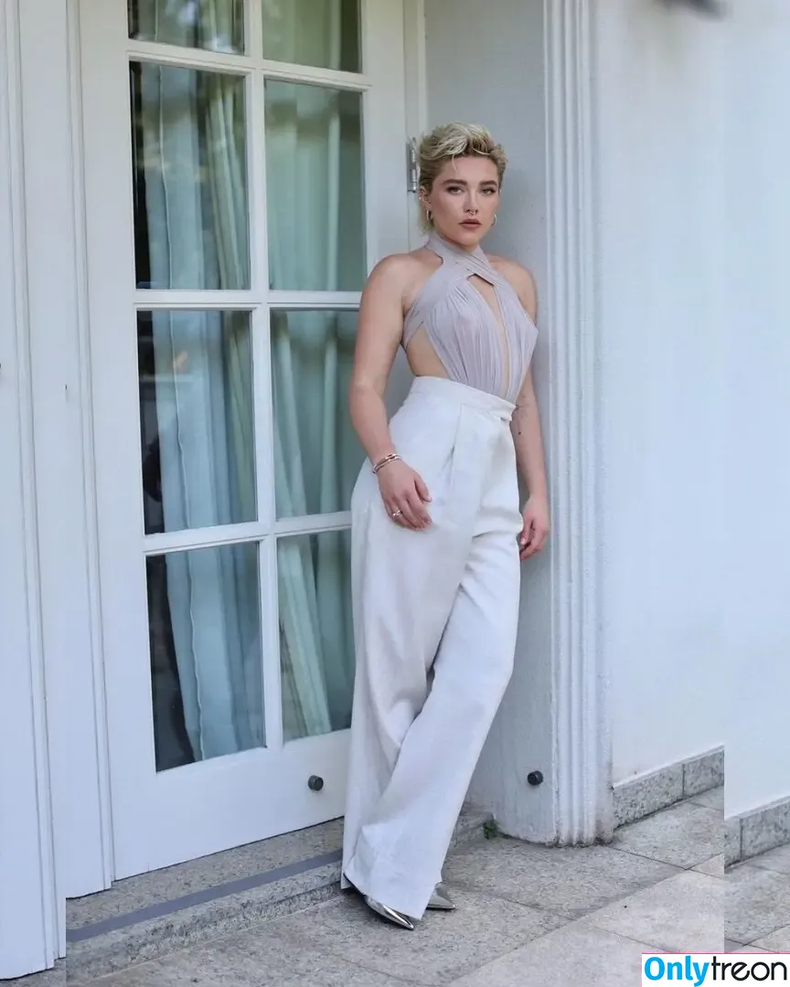 Florence Pugh nude photo #1419 (florencepugh)