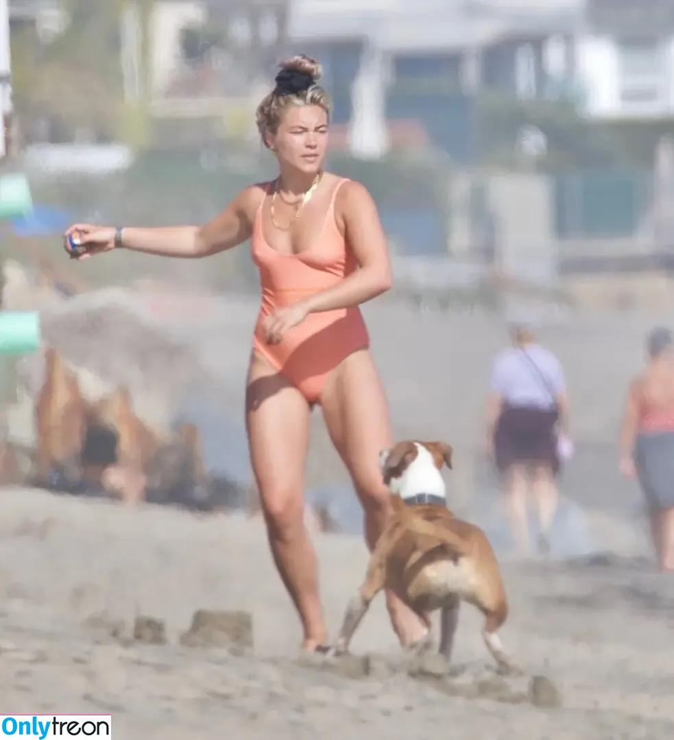 Florence Pugh nude photo #1437 (florencepugh)