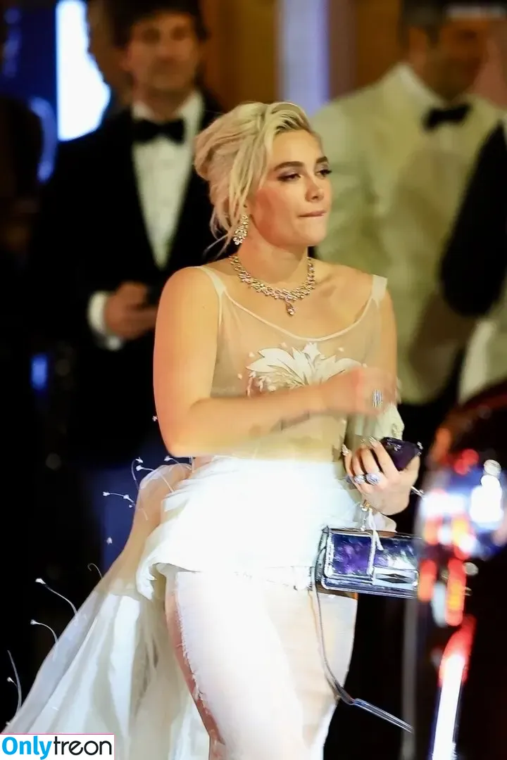 Florence Pugh nude photo #1498 (florencepugh)