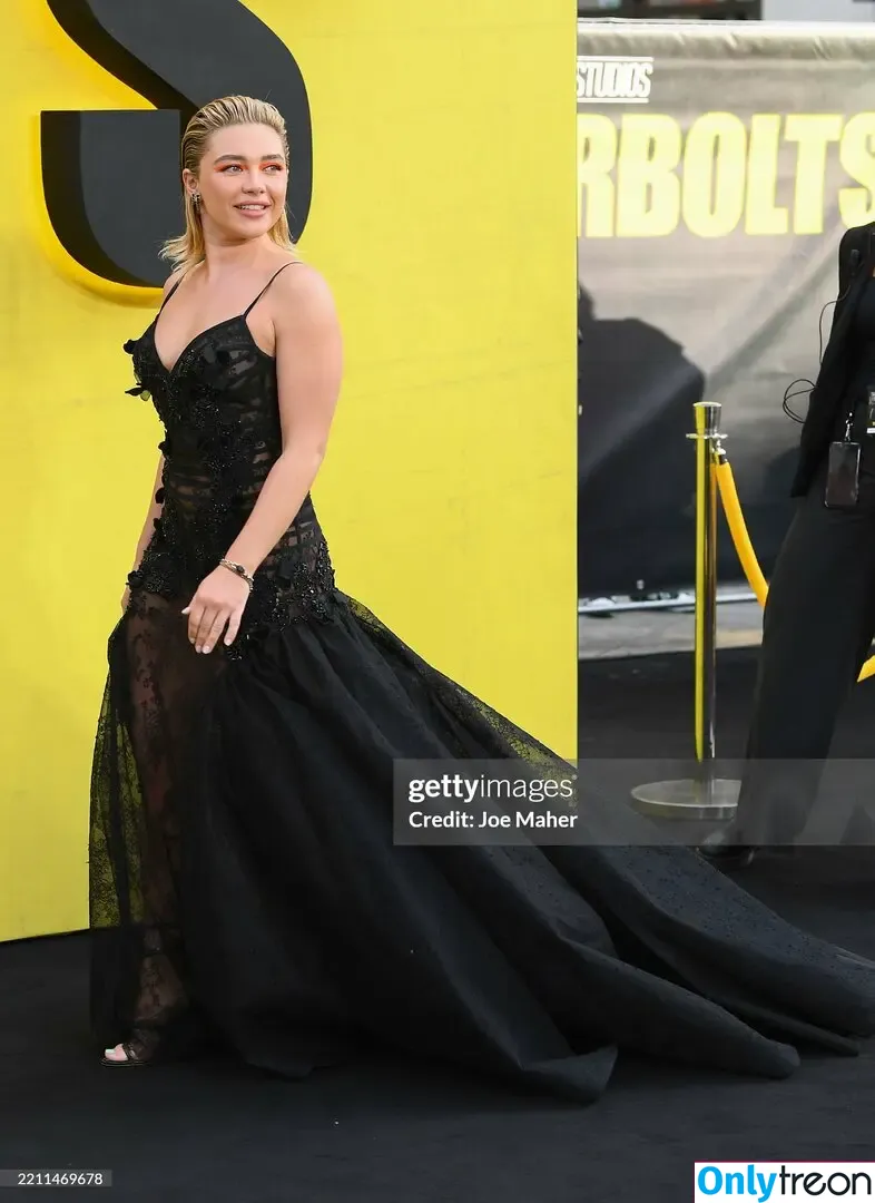 Florence Pugh голая photo #1890 (florencepugh)