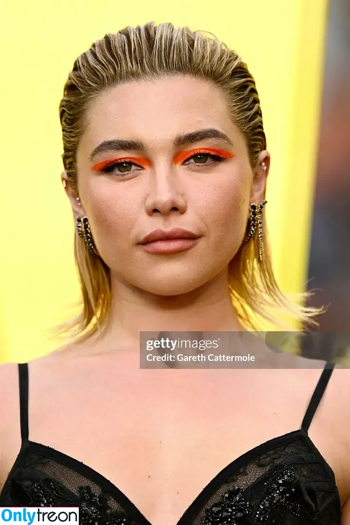 Florence Pugh nude photo #1895 (florencepugh)