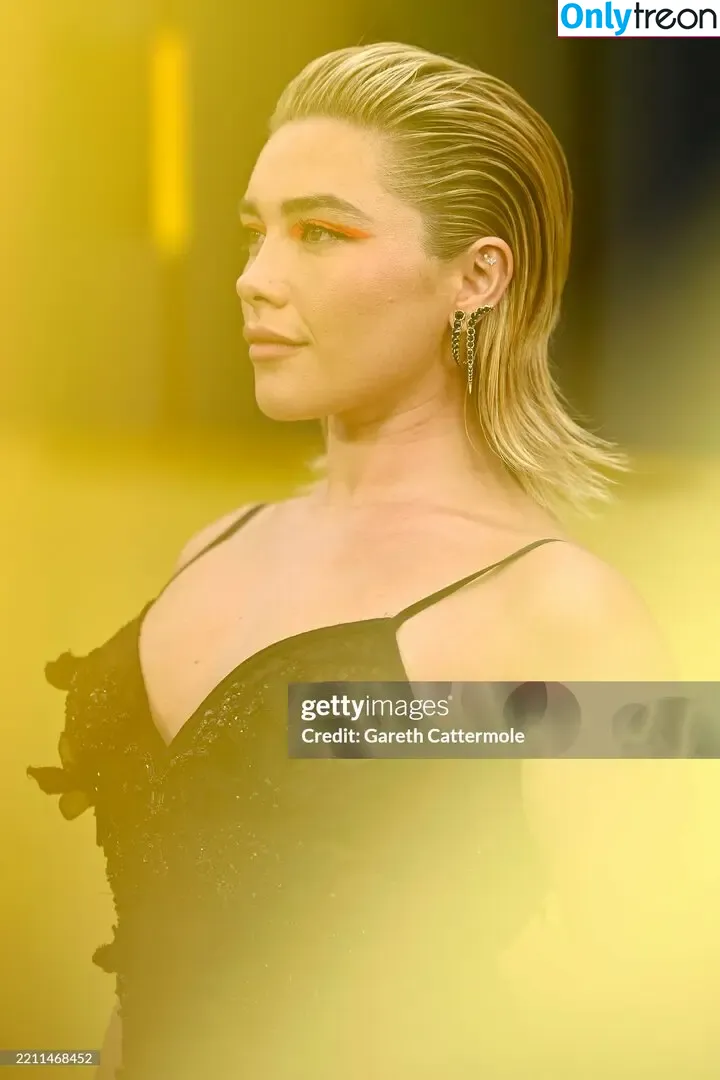 Florence Pugh голая photo #1914 (florencepugh)
