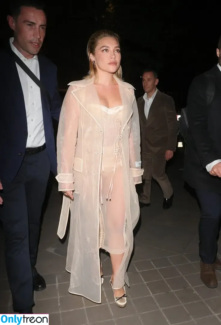 Florence Pugh голая photo #1929 (florencepugh)