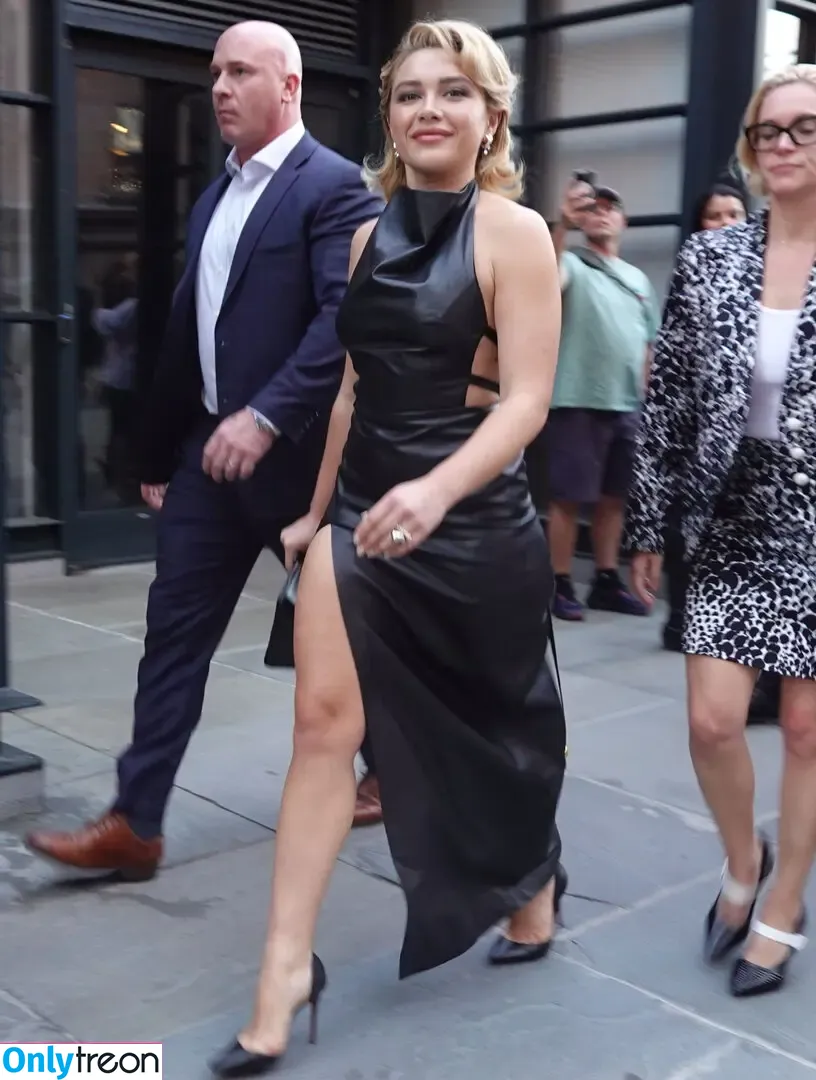 Florence Pugh nude photo #2133 (florencepugh)