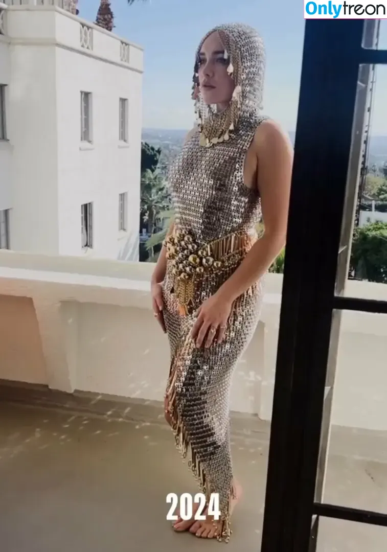 Florence Pugh nude photo #2175 (florencepugh)