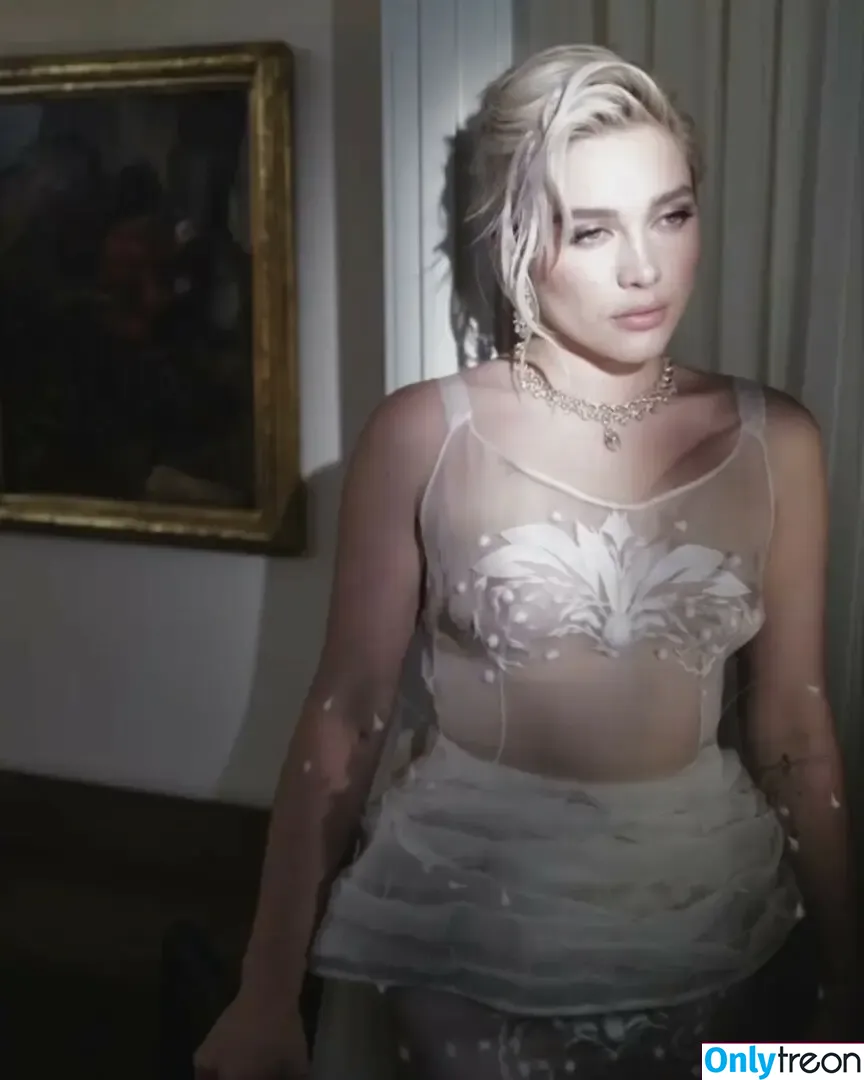 Florence Pugh nude photo #2219 (florencepugh)