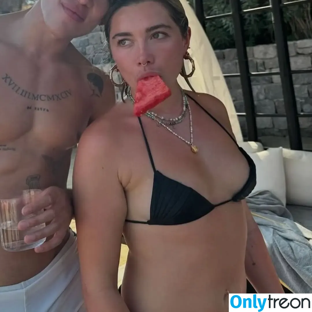 Florence Pugh nude photo #2237 (florencepugh)
