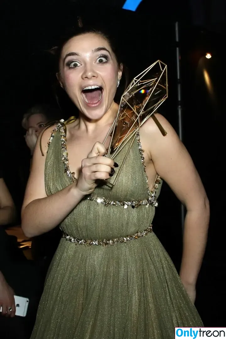 Florence Pugh голая photo #2260 (florencepugh)