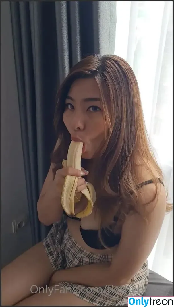 Flothebunny nude photo #0034 (Flo / florencywg)
