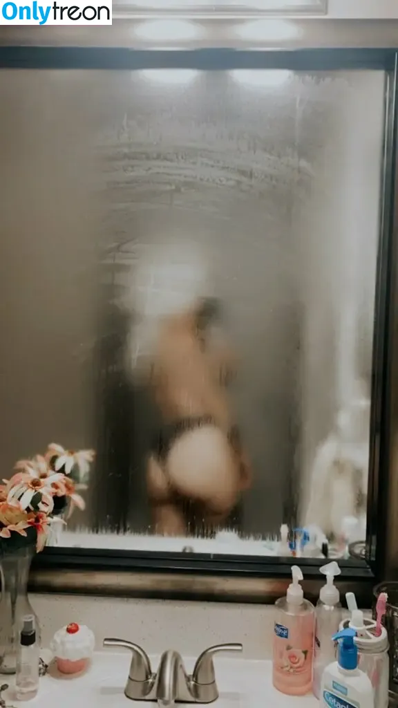 _flowergxrl nude photo #0014 (flowergxrl / flxwergirl)
