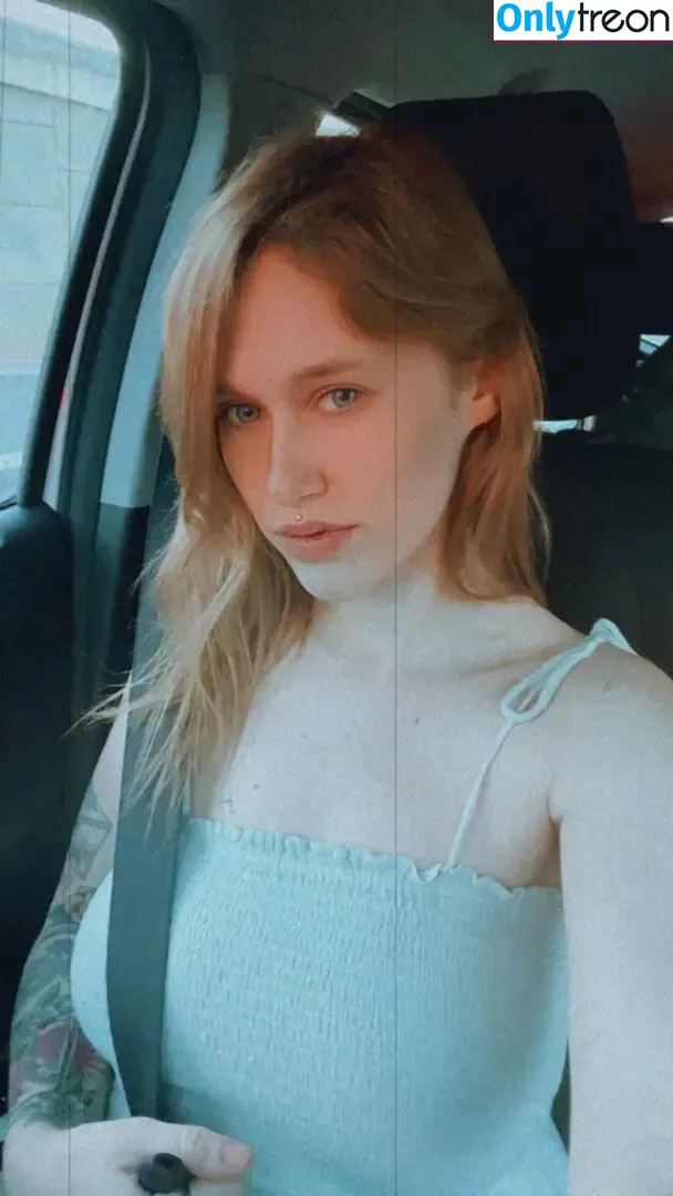 _flowergxrl голая photo #0019 (flowergxrl / flxwergirl)