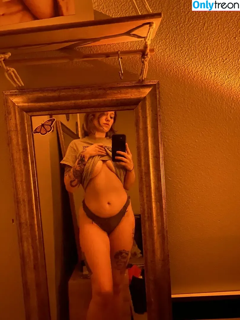_flowergxrl nude photo #0056 (flowergxrl / flxwergirl)