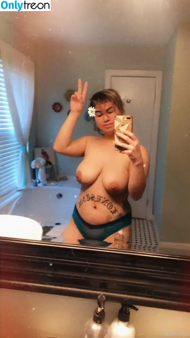 flowernipsx nude photo #0027 (flowernips_)