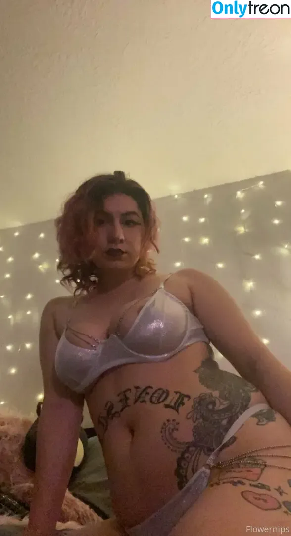 flowernipsx nude photo #0050 (flowernips_)