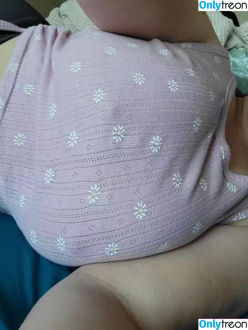 flowerpetalxx22 nude photo #0100 (flowerpetal22xx / flowersoulpetals)