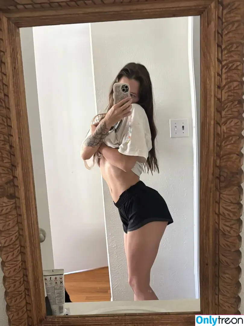 flowwithsky nude photo #0265 (skyflowartist)
