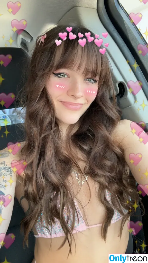 flowwithsky nude photo #0282 (skyflowartist)