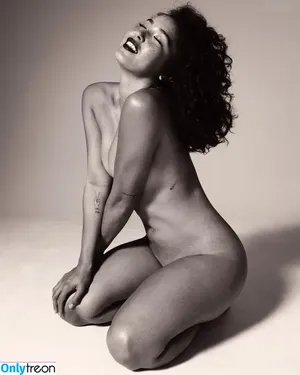  nude photo #0008