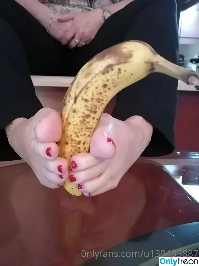 foot-mistress-miss-b nude photo #0035 (foot_mistress_miss_b)