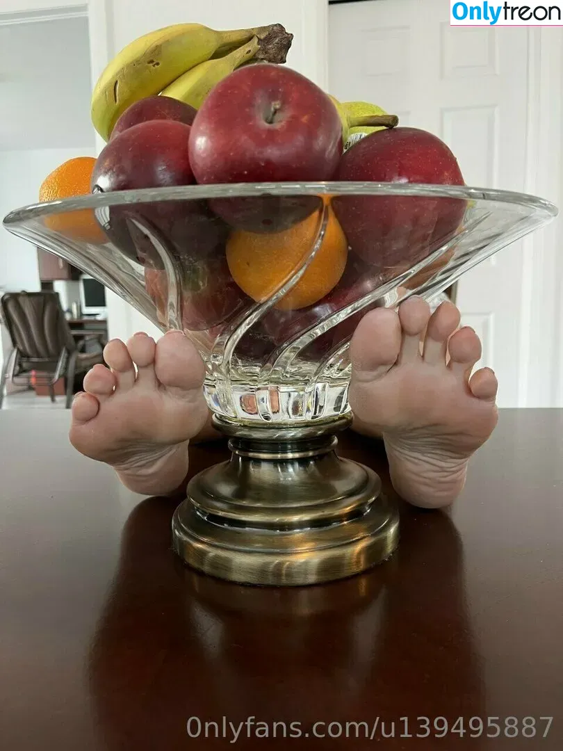 foot-mistress-miss-b nude photo #0101 (foot_mistress_miss_b)