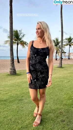 FootDocDana-  Dr. Dana Brems / footdocdana nude photo #0001
