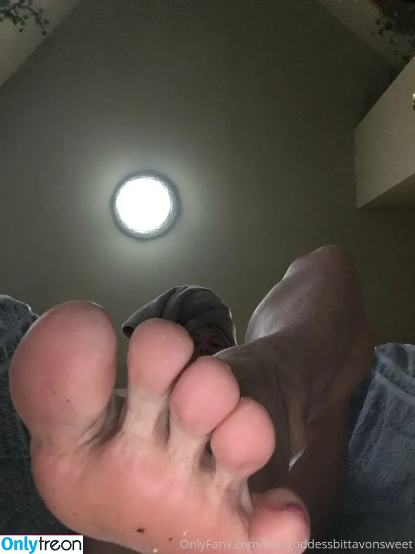 footgoddessbittavonsweet nude photo #0062 (tfc_imfromthe253)