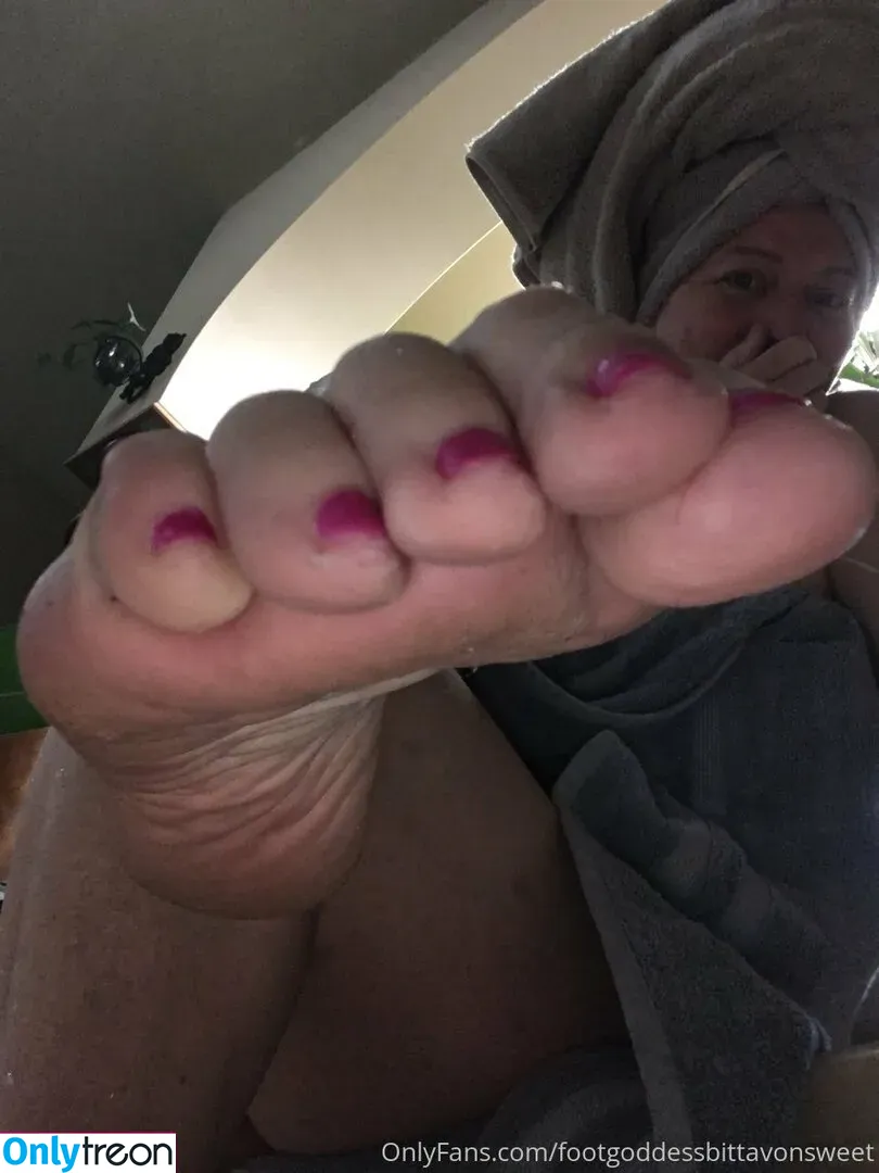 footgoddessbittavonsweet nude photo #0083 (tfc_imfromthe253)