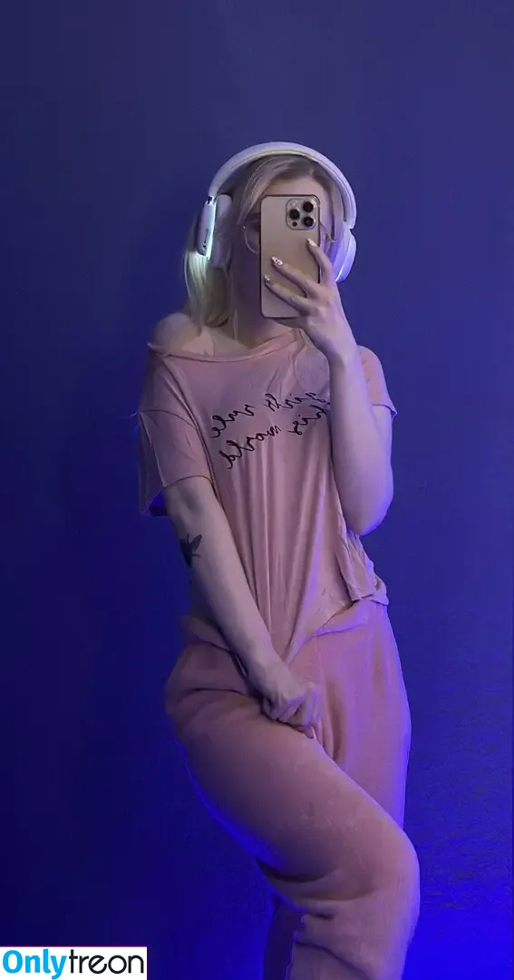 Fox_Happiness голая photo #0057 (fox.happiness / fox_pleasure)