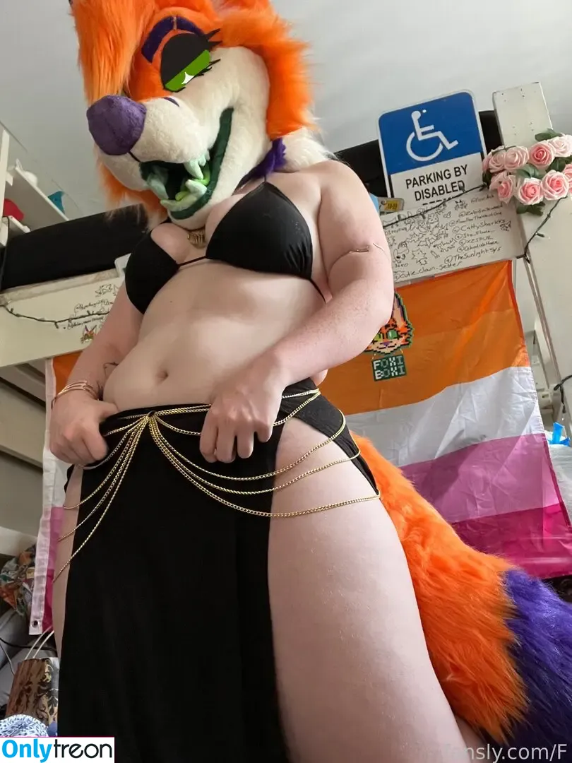 Foxi_Boxi nude photo #0015 (foxi_boxi_)