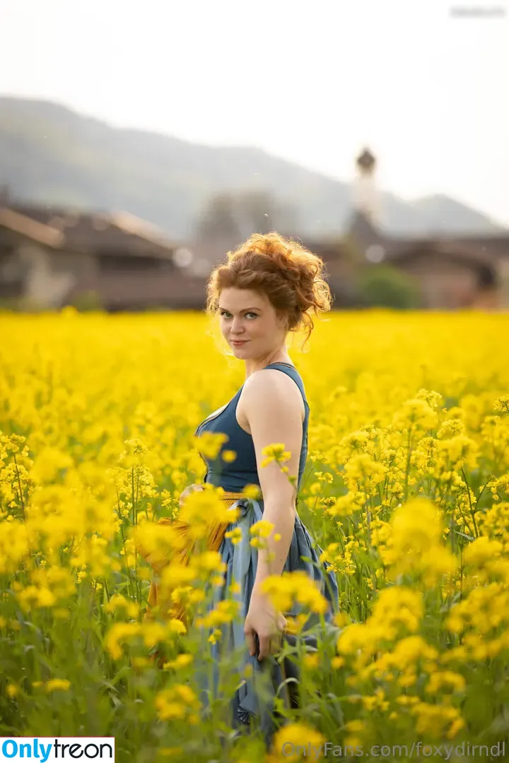 Foxydirndl nude photo #0030 (Foxydirndl)