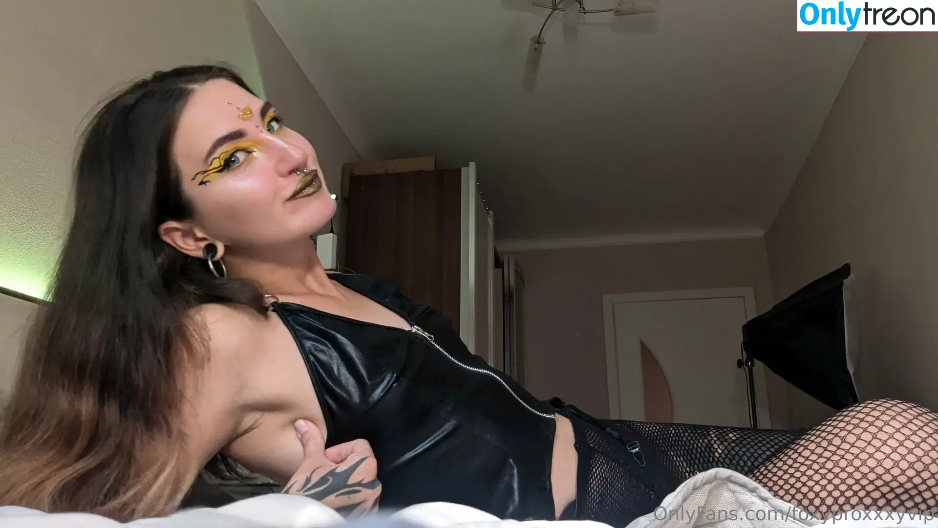 foxyproxxxyvip nude photo #0070 (foxyyv)