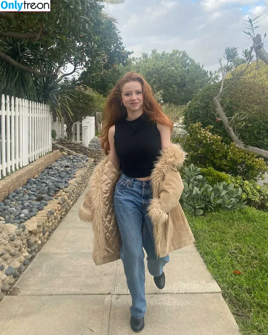 Francesca Capaldi nude photo #0203 (francescacapaldi)