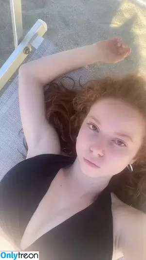 Francesca Capaldi / francescacapaldi nude photo #1045