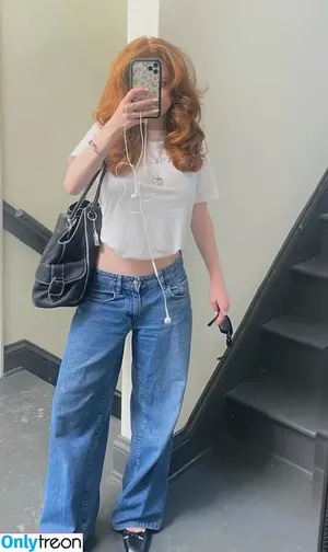 Francesca Capaldi / francescacapaldi nude photo #1110