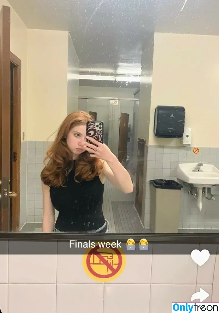 Francesca Capaldi nude photo #1055 (francescacapaldi)