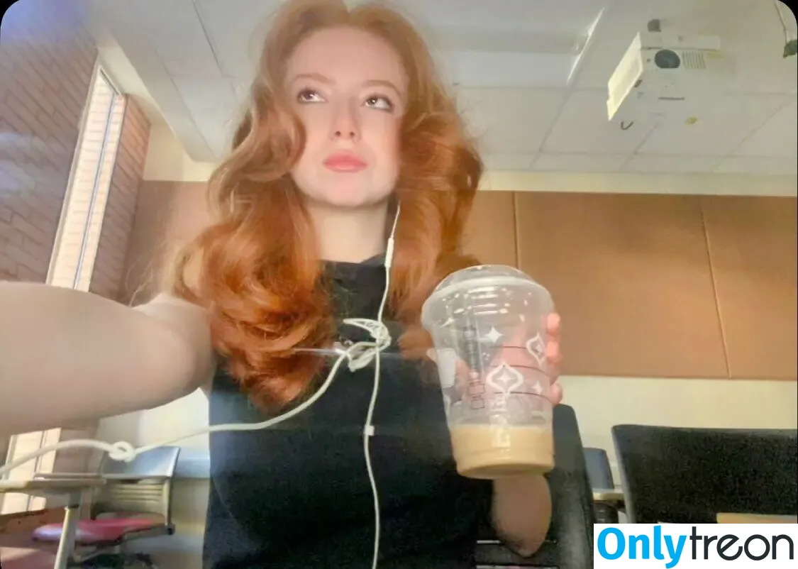 Francesca Capaldi nude photo #1056 (francescacapaldi)
