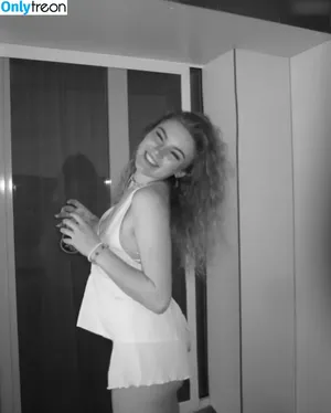 Francesca Dougan / almost.cesca nude photo #0007