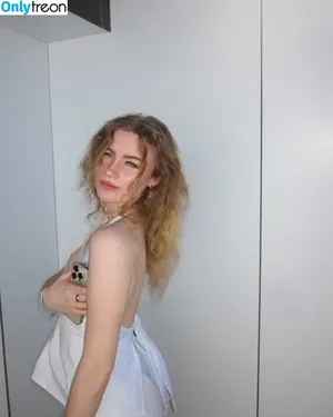 Francesca Dougan / almost.cesca nude photo #0024