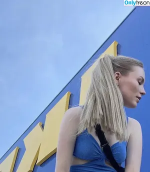 Francesca Dougan / almost.cesca фото голая #0091