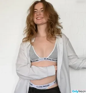 Francesca Dougan / almost.cesca фото голая #0093