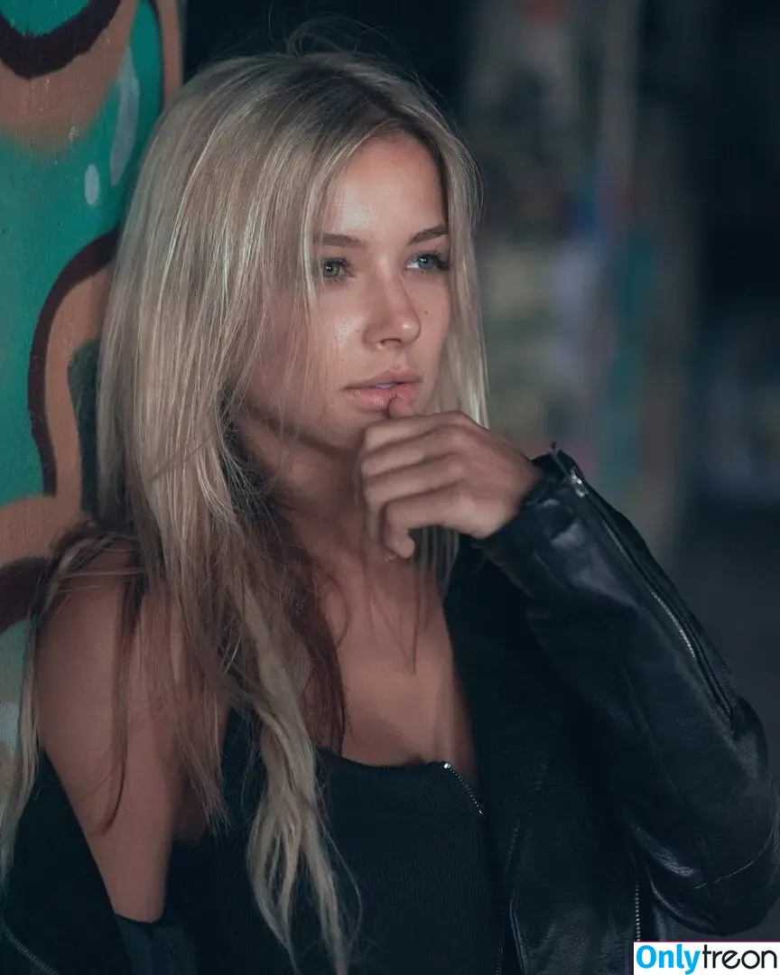 Franceska Fournier nude photo #0137 (fournierrr / franceskafournier)