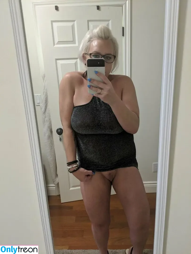 Francis May nude photo #0017 (Francismay44E / Franhotmommy / francismay44eee / fransexstories)
