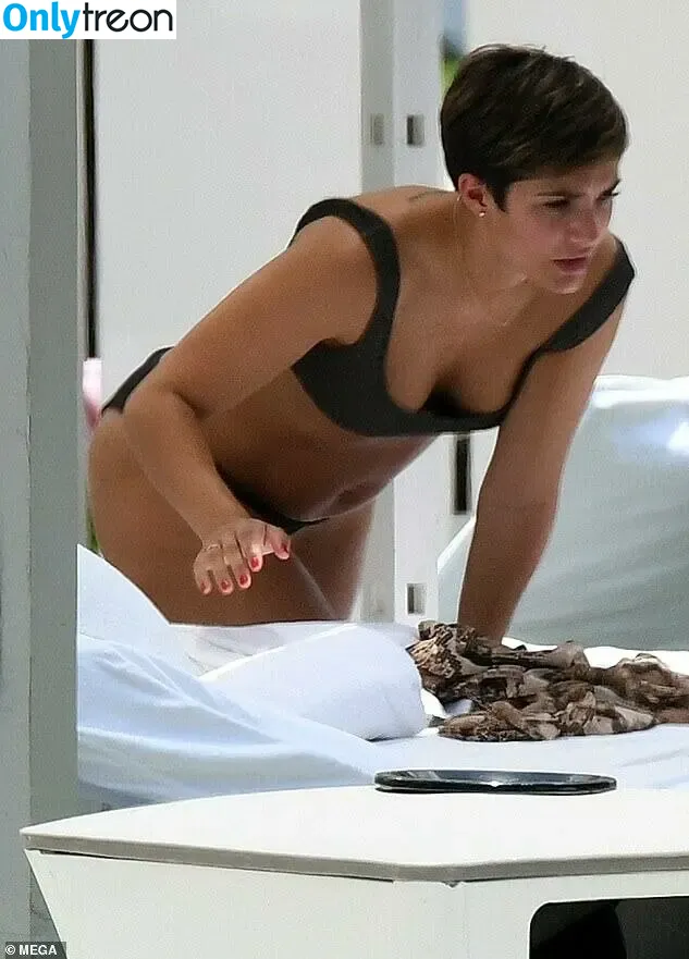 Frankie Bridge голая photo #1760 (Frankie Sandford (The Saturdays / frankiebridge)