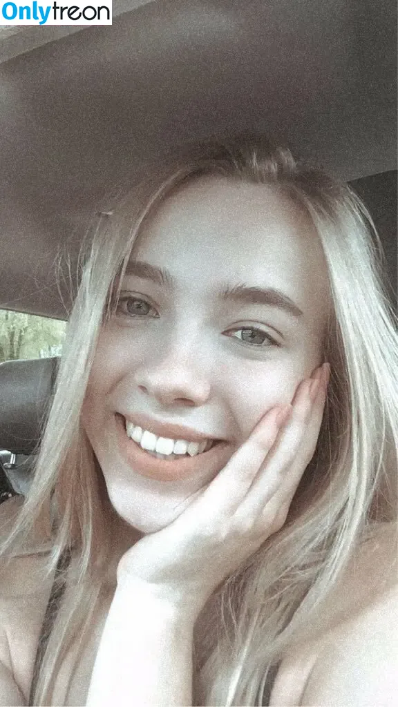frannie nude photo #0026 (hailthevail / sweetbbyxox)