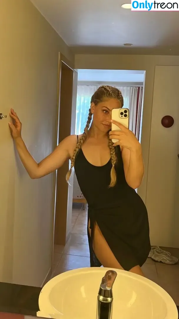 Franzi Dohn nude photo #0064 (franzidohn)