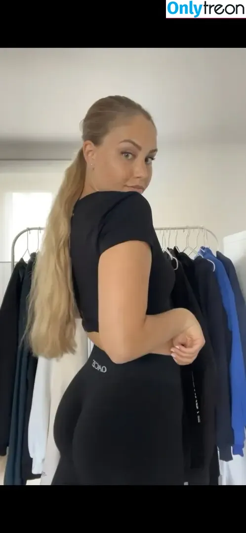 Franzi Dohn голая photo #0104 (franzidohn)