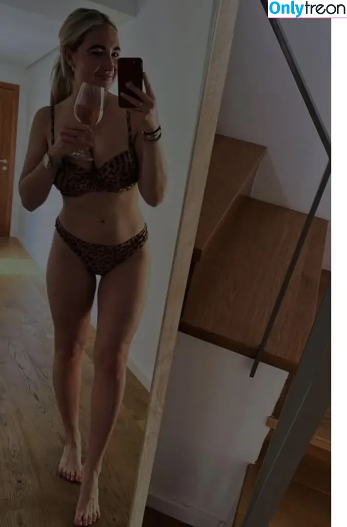 Franziskarehak nude photo #0004 (Franziskarehak)