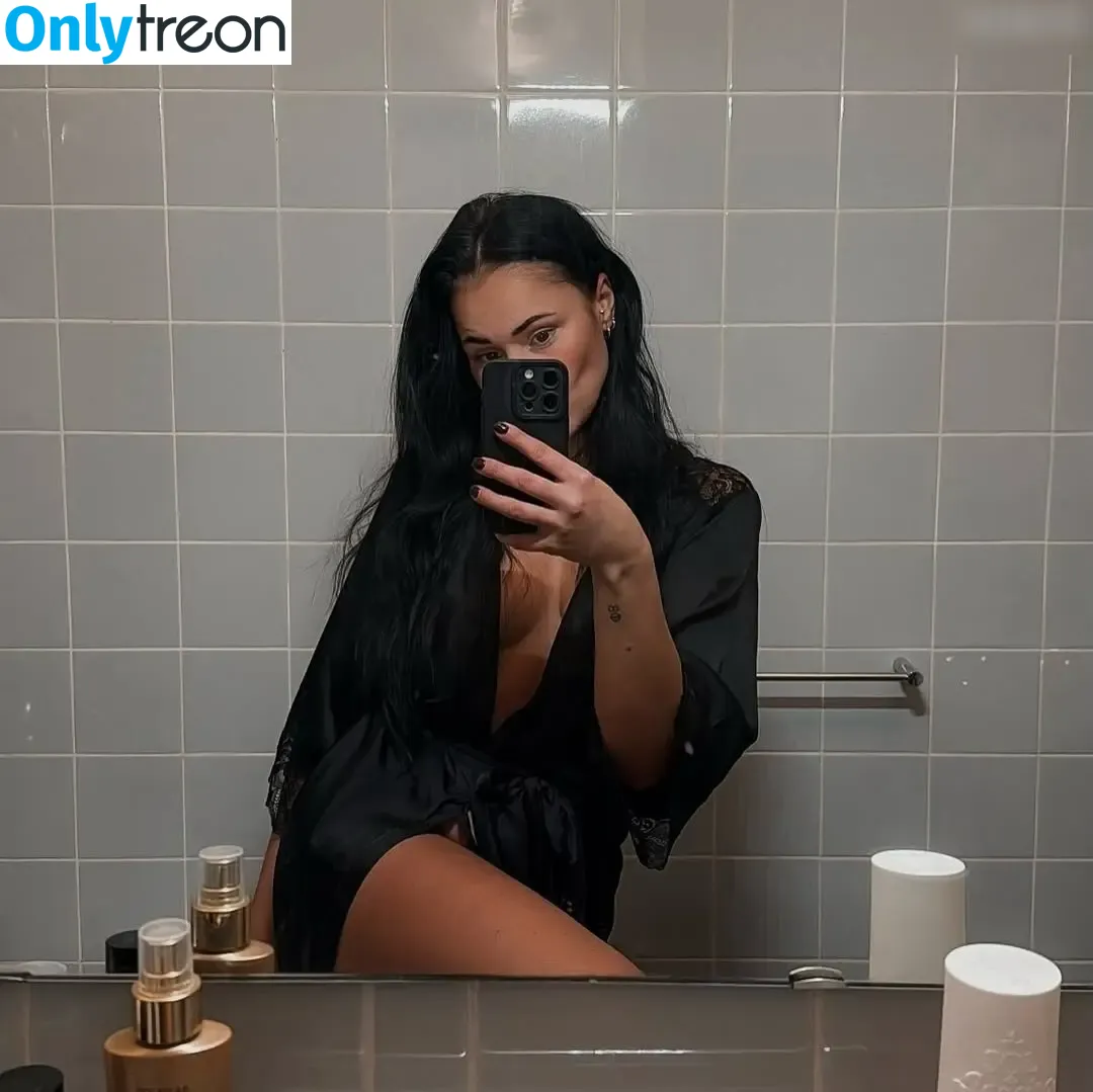 Frauke Drathschmidt nude photo #0014 (fraukje_d)